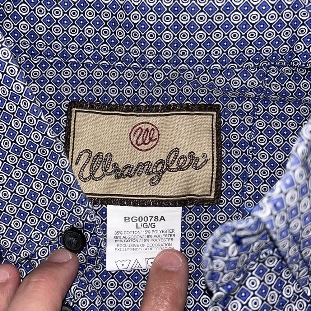 Blue Wrangler button down Large - Picture 3 of 4